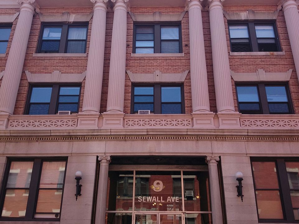 1st image of 9 Sewall Ave APT 2