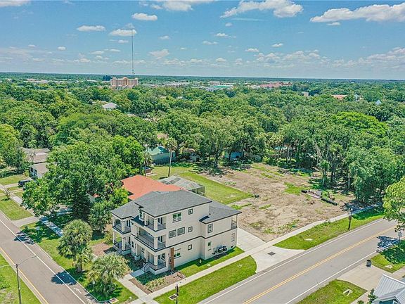 3rd image of 419 Park Blvd