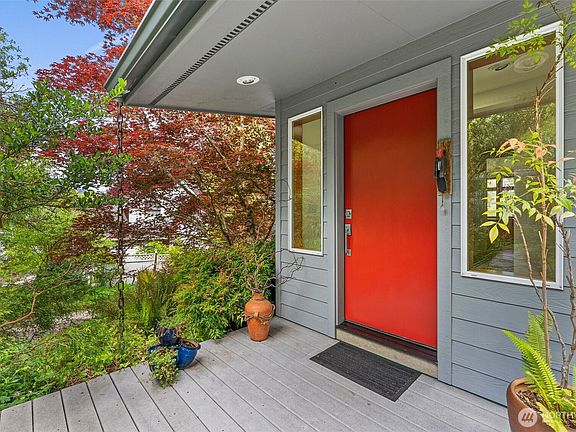 3rd image of 5310 Sunset Drive NW