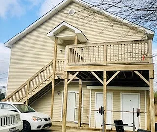 2215 Forestlake Drive "B" - 1 — Photo 2