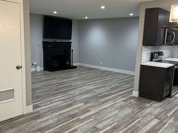 3rd image of 3105 Brook Ct