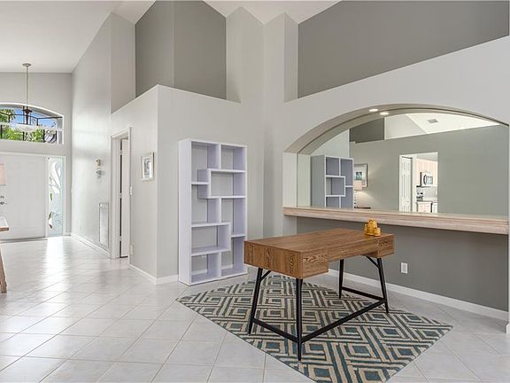 4th image of 1619 SE Shelburnie Way