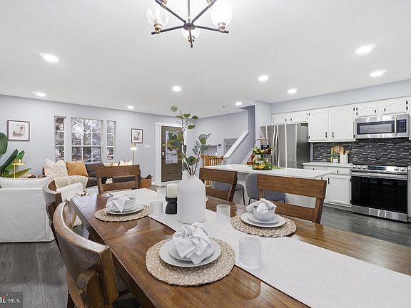 4th image of 28 Sunrise Ct