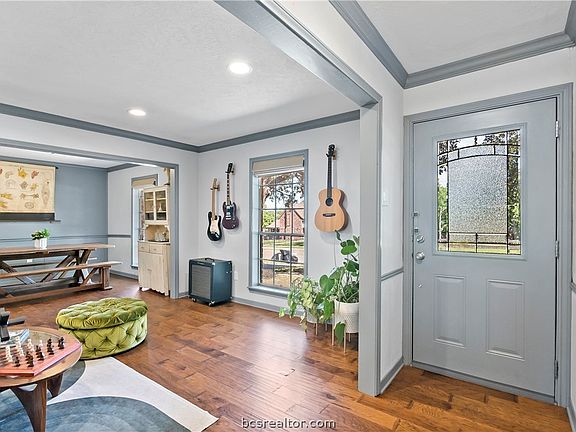 4th image of 2503 Broadmoor Dr