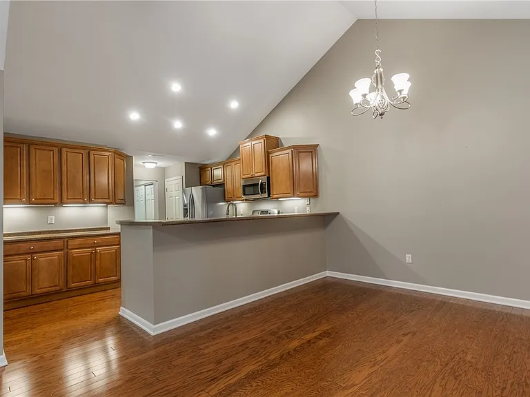 1024 Wealdstone Rd — Photo 10