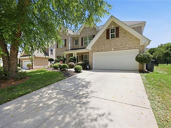 3rd image of 1005 Beesons Field Dr