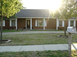 7105 Douglas Ln, North Richland Hills, TX 76182