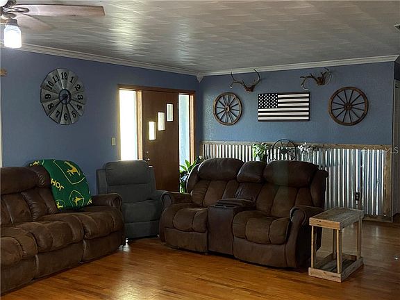 4th image of 4055 Cypress Dr