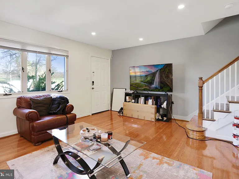 4910 Sargent Rd NE — Photo 8