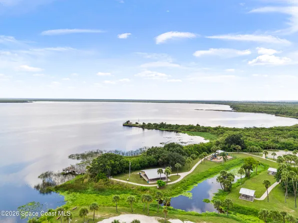 5215 Pina Vista Dr, Melbourne, FL 32934