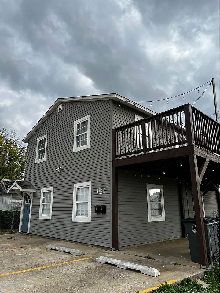 Building Photo - 1024 E Easton St #A