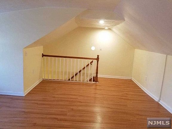 5th image of 13 Fairmount Ave Unit 2