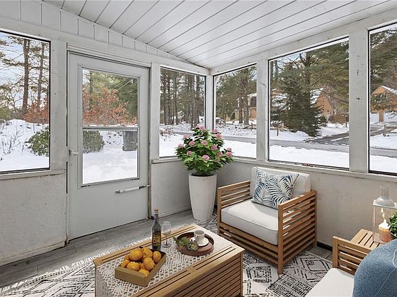 5th image of 608 Black Plain Rd