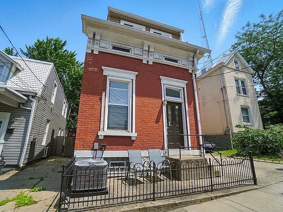 1st image of 300 Emming St