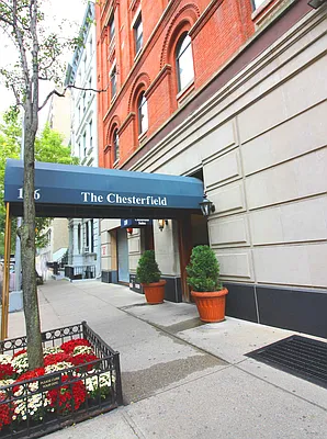 Sold by Valeo Realty Group LLC | media 20