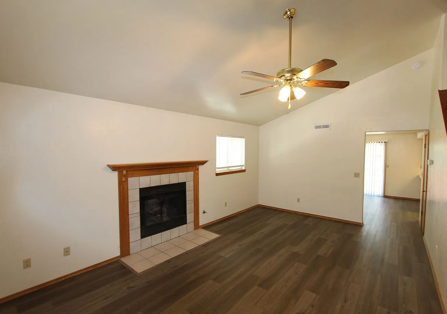 3-Bedroom Townhome in Desirable Lower Greenlaw — Photo 3