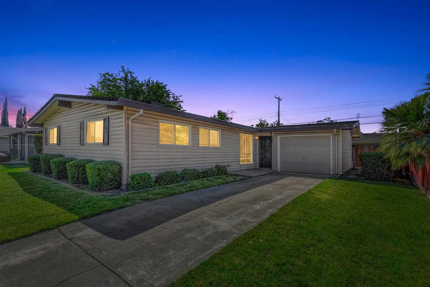 3704 Lankershim Way photo 1
