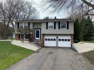 7936 Raglan Dr NE, Warren, OH 44484