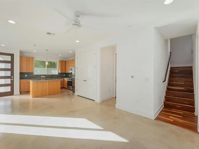 1114 Walton Ln #B — Photo 13