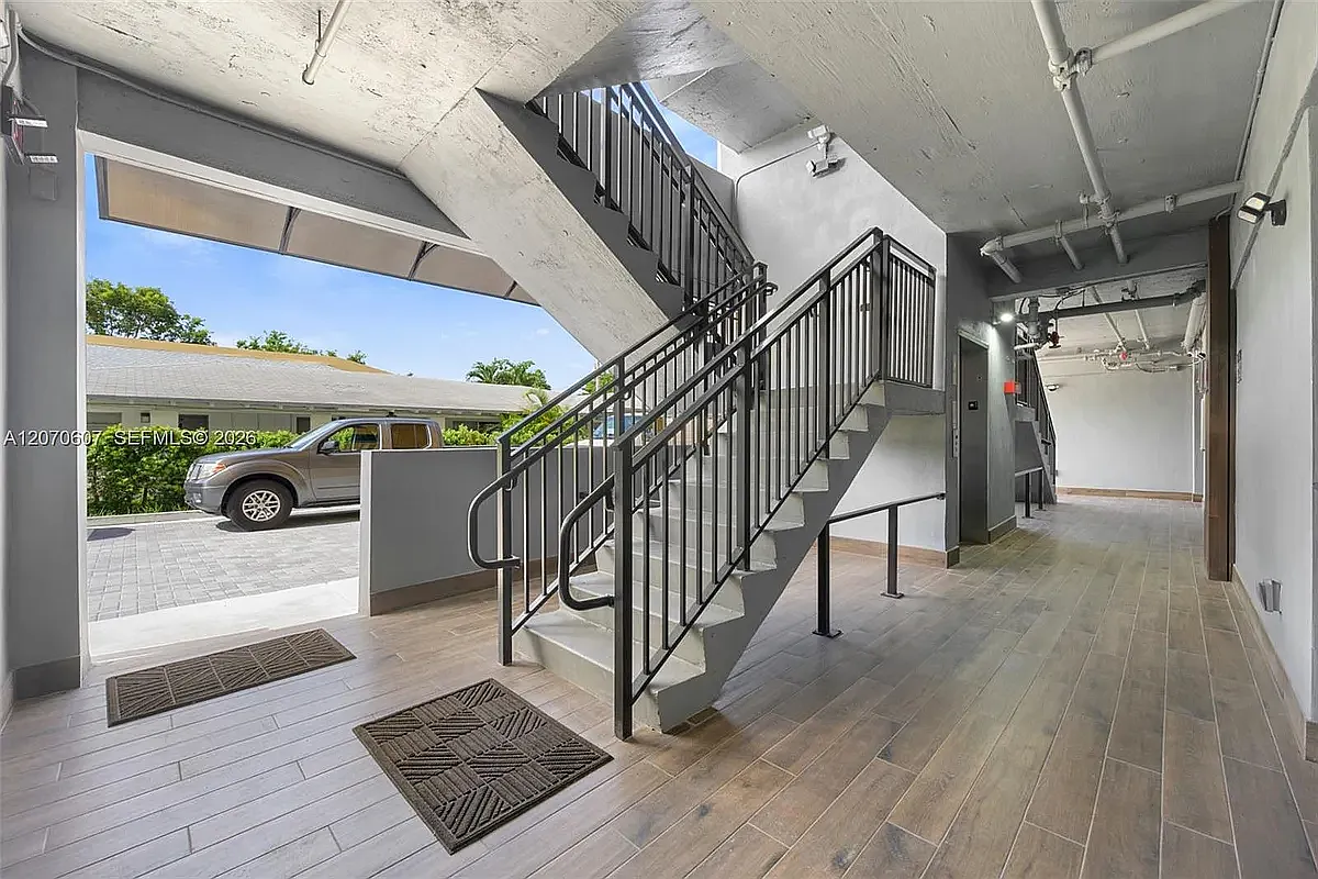 2 bed, $2,300 — Photo 4