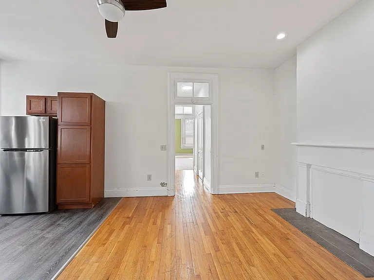 2419 Vine St #5 — Photo 5