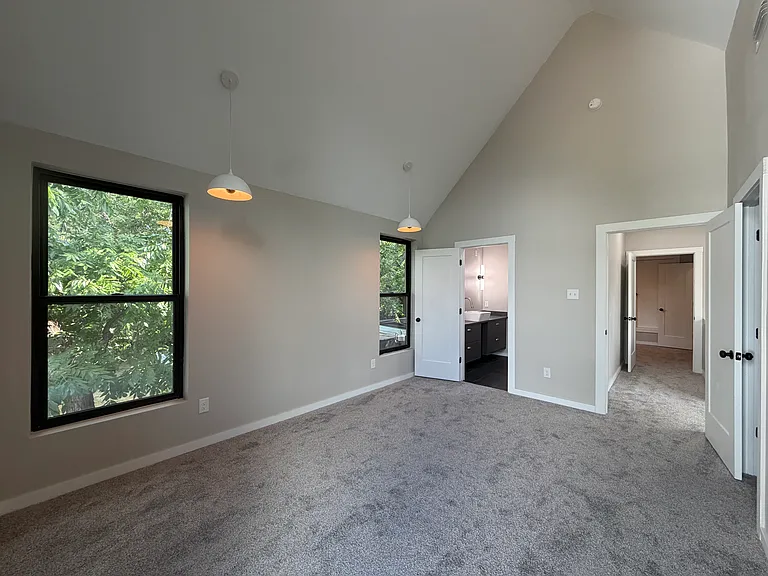 957 Woods Ave — Photo 16