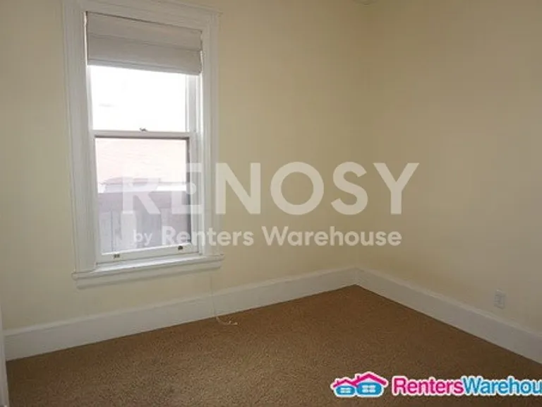 596 Summit Ave #2 — Photo 2