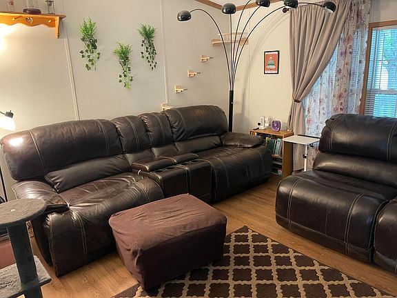 4th image of 213 Barcome Ave