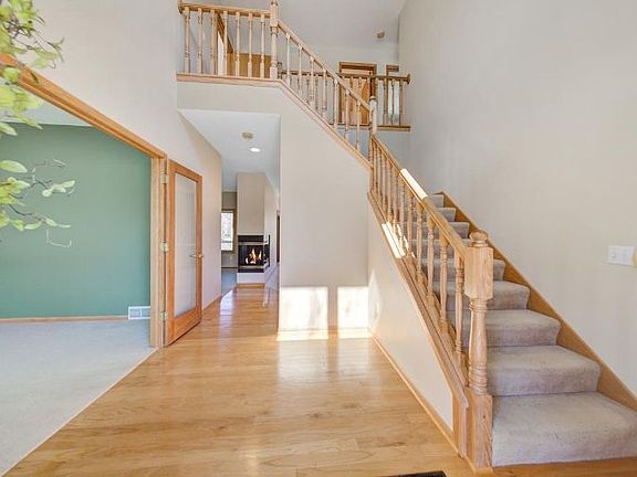 5th image of 704 Hackerson Ct