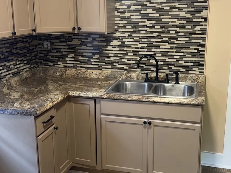 2151 Philadelphia Dr — Photo 7