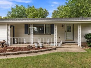 943 N Oakwood Rd, Oshkosh, WI 54904