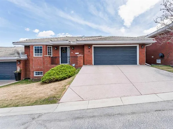8 W Prominence Path SW, Calgary, AB T3H 2W7
