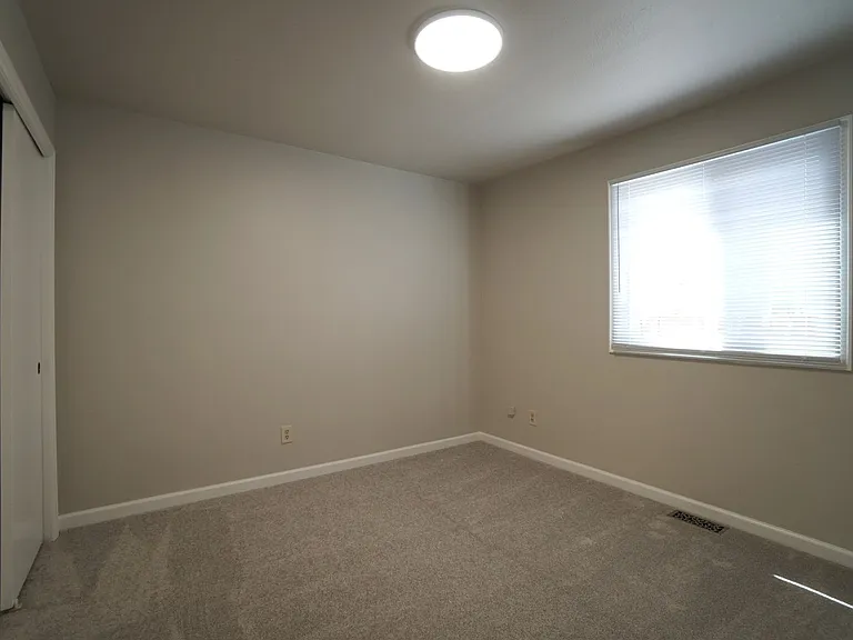 3070 Mirage Dr — Photo 15