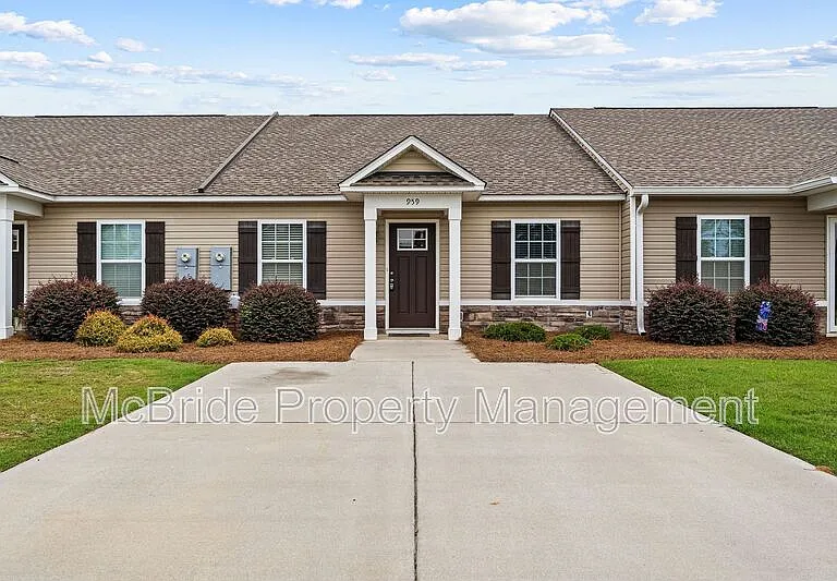 959 Madrid Ct — Photo 1