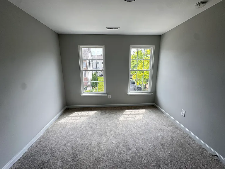 26121 Nimbleton Sq — Photo 32
