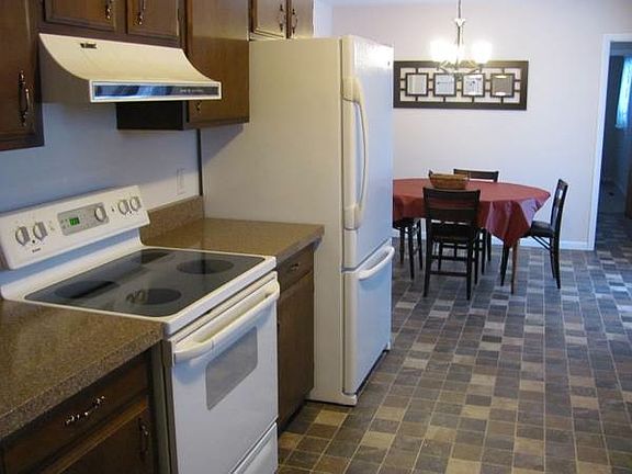 3rd image of 1004 Saint Johns Dr