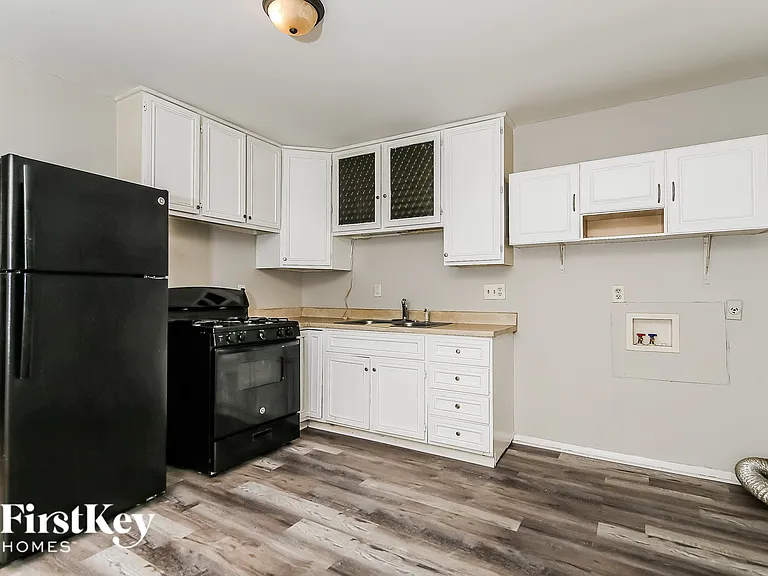 4110 Mellis Dr — Photo 7