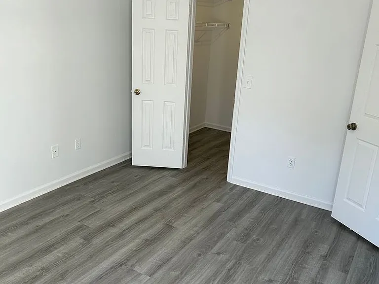 Arlington Apartments — Photo 142