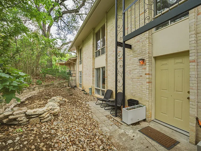 5332 Balcones Dr #B — Photo 15