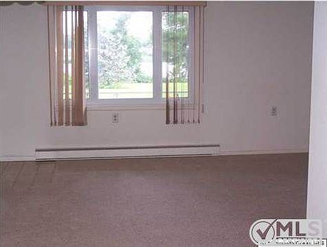 5th image of 39 E Cambridge Ct
