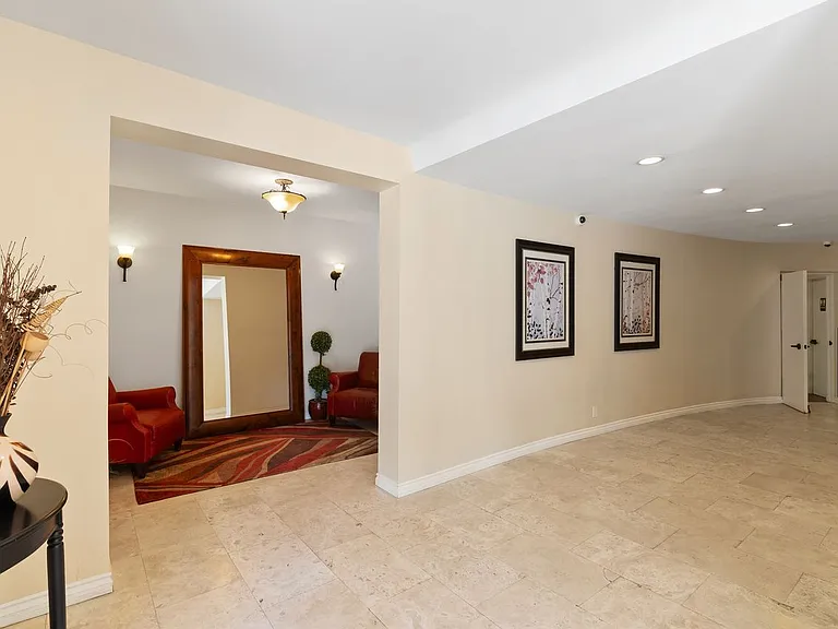 10645 Wilshire Blvd #101 — Photo 34