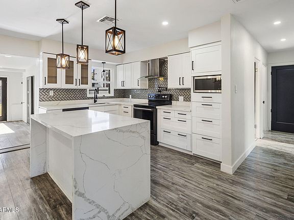 3rd image of 2501 E CAMPBELL Avenue