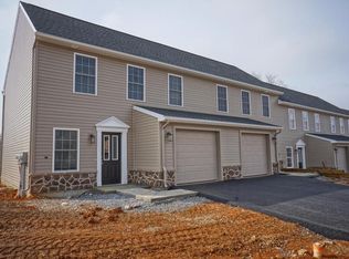 32 Spring View St, Carlisle, PA 17013