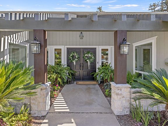 5th image of 587 E Camelia Avenue