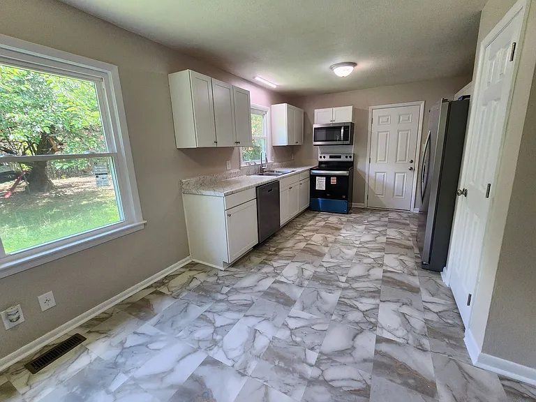 346 Tucson Dr — Photo 10
