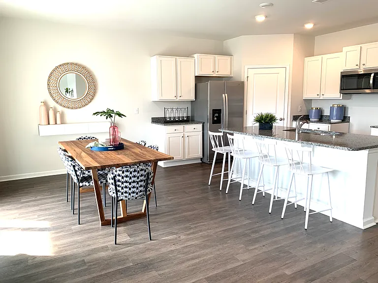 608 Airlie Vista Ln — Photo 3