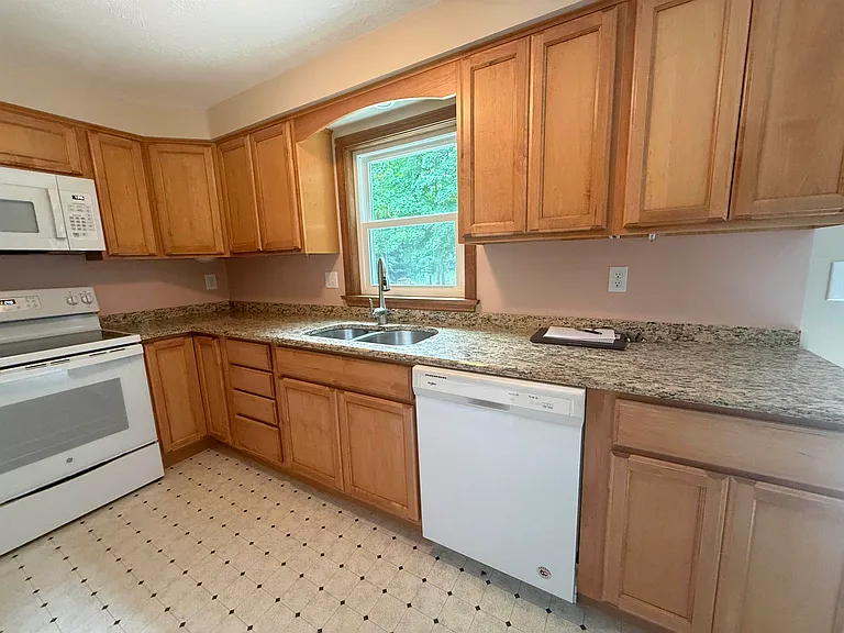 158 Tina Dr #B — Photo 23