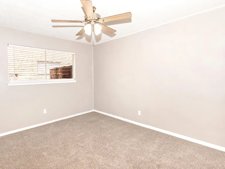 Stoneridge Apartments — Photo 32