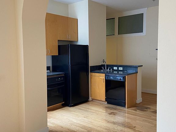 5th image of 210 S 1st St Unit 512
