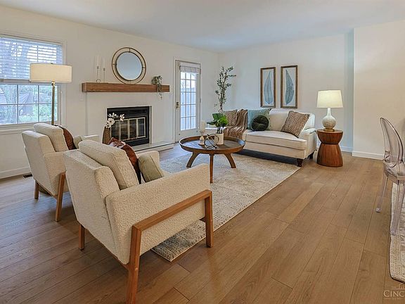 2nd image of 9139 Dominion Cir